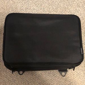Vasker Cosmetic Case